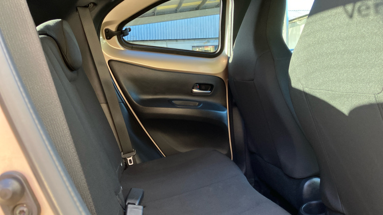 Toyota Aygo X 1.0 VVT-i Edge 5dr Petrol Hatchback